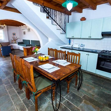 Villa Clarissa & Carmel View Pafos Dış mekan fotoğraf