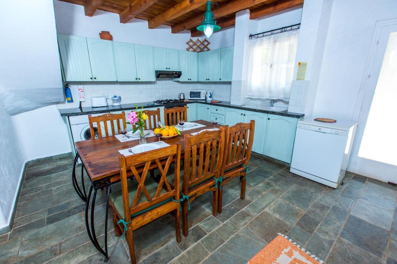 Villa Clarissa & Carmel View Pafos Dış mekan fotoğraf
